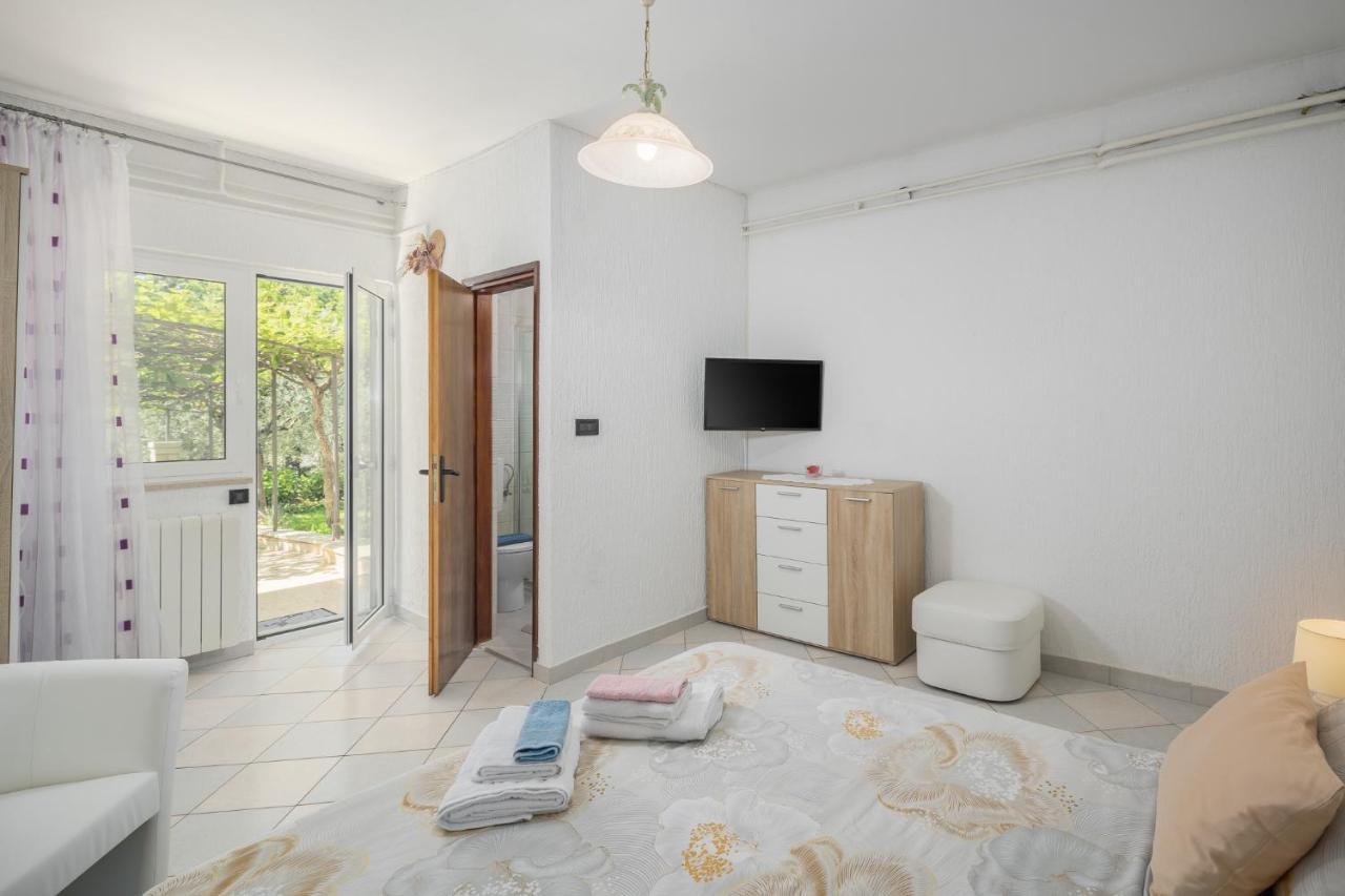 Apartment Kazalac Green Oasis Porec Exterior photo